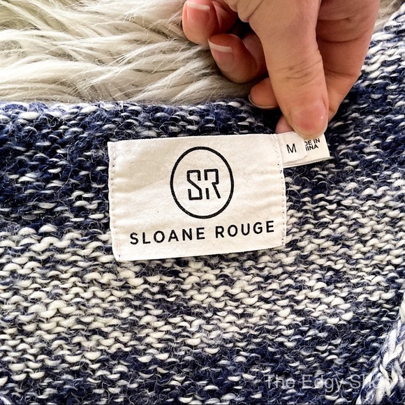 Sloane Rouge | V-Neck Striped 3/4 Sleeve Sweater - Picture 4 of 6